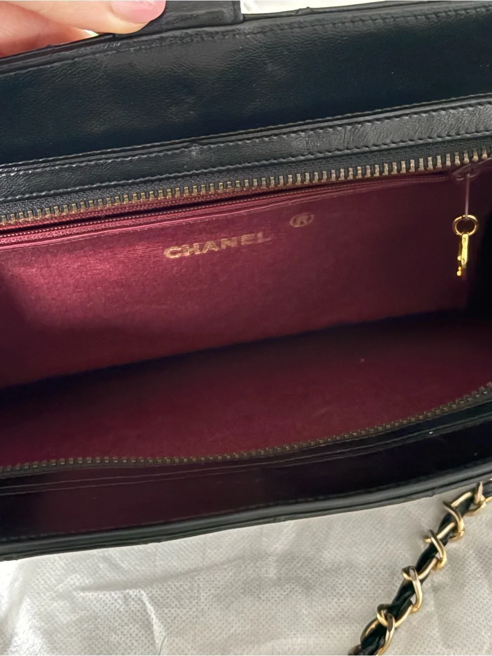 CHANEL Black Quilted Leather Shoulder Bag with Gold Chain